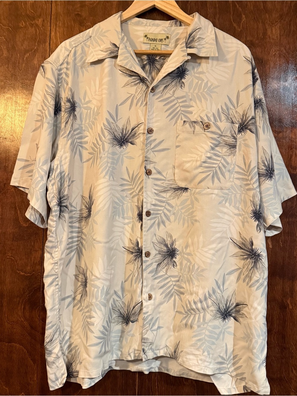 Paradise Coves Men XL 100% Silk Hawaiian Floral Aloha Button Up Shirt Vacation